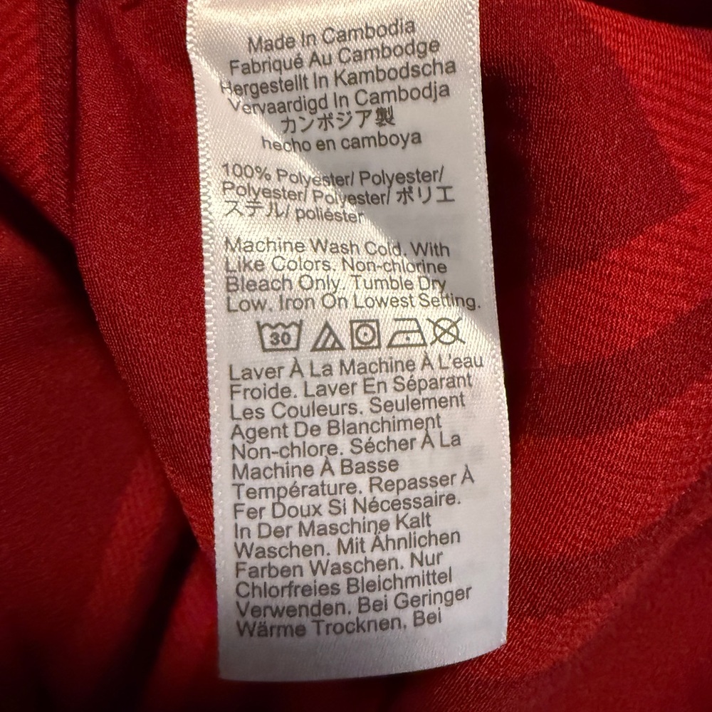 NWT red patterned shell - Picture 3 of 3